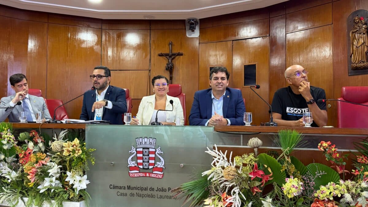 Fábio Carneiro critica ausência da Prefeitura em audiência sobre abastecimento de água e saneamento em João Pessoa