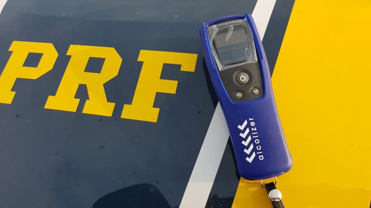 Motorista é detido por embriaguez ao volante após denúncia de direção perigosa na BR-230, na Paraíba