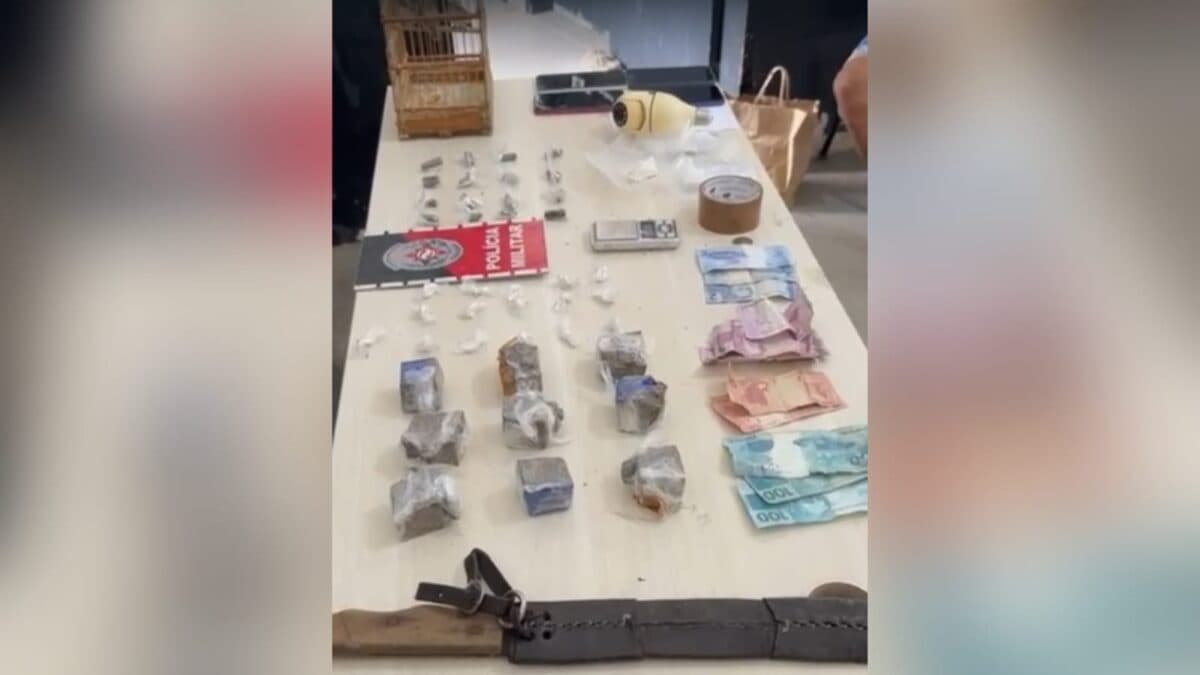 Polícia desmonta ponto de tráfico e prende dupla em Cajazeiras