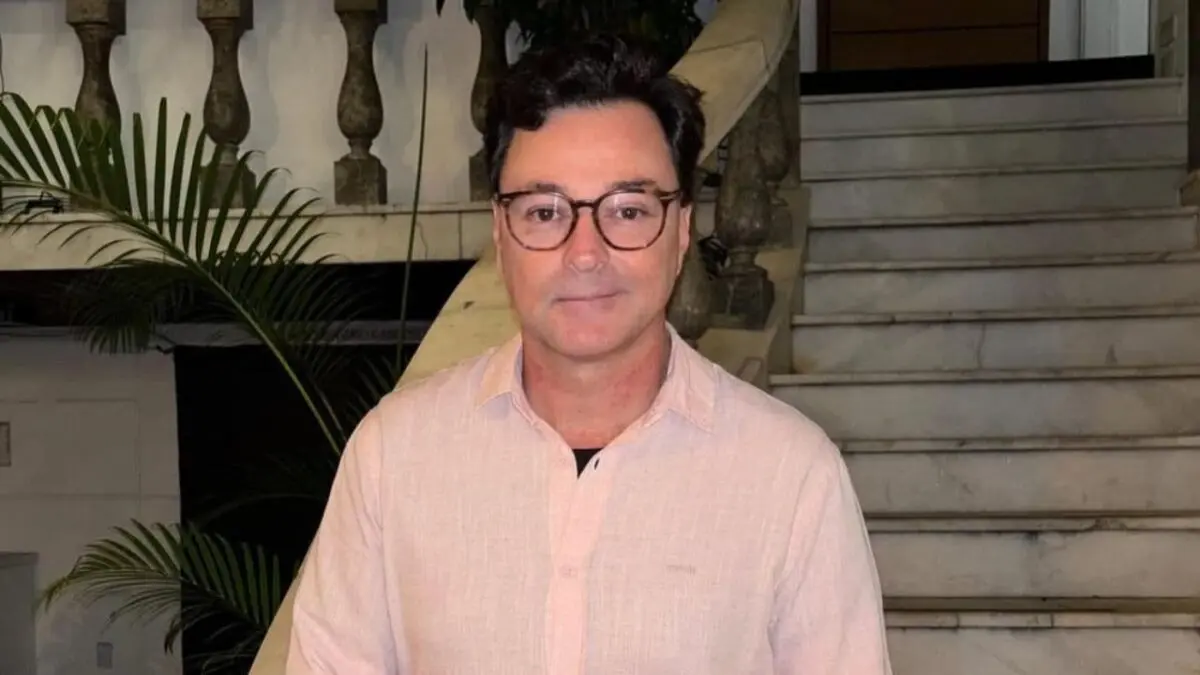 Ator Emílio Orciollo Neto traz peça a João Pessoa com histórias de traição, morte e outros temas