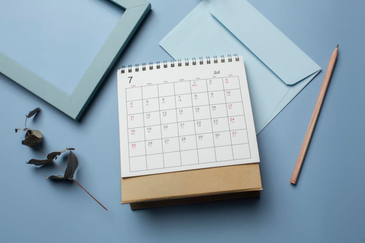 Feriados de Abril 2026: datas e dicas para emendar