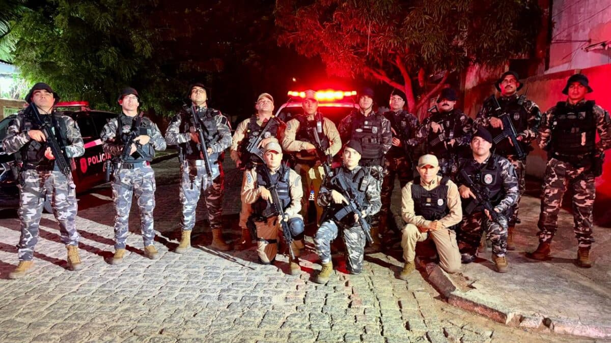 Operação apreende dois adolescentes armados com moto roubada no Sertão