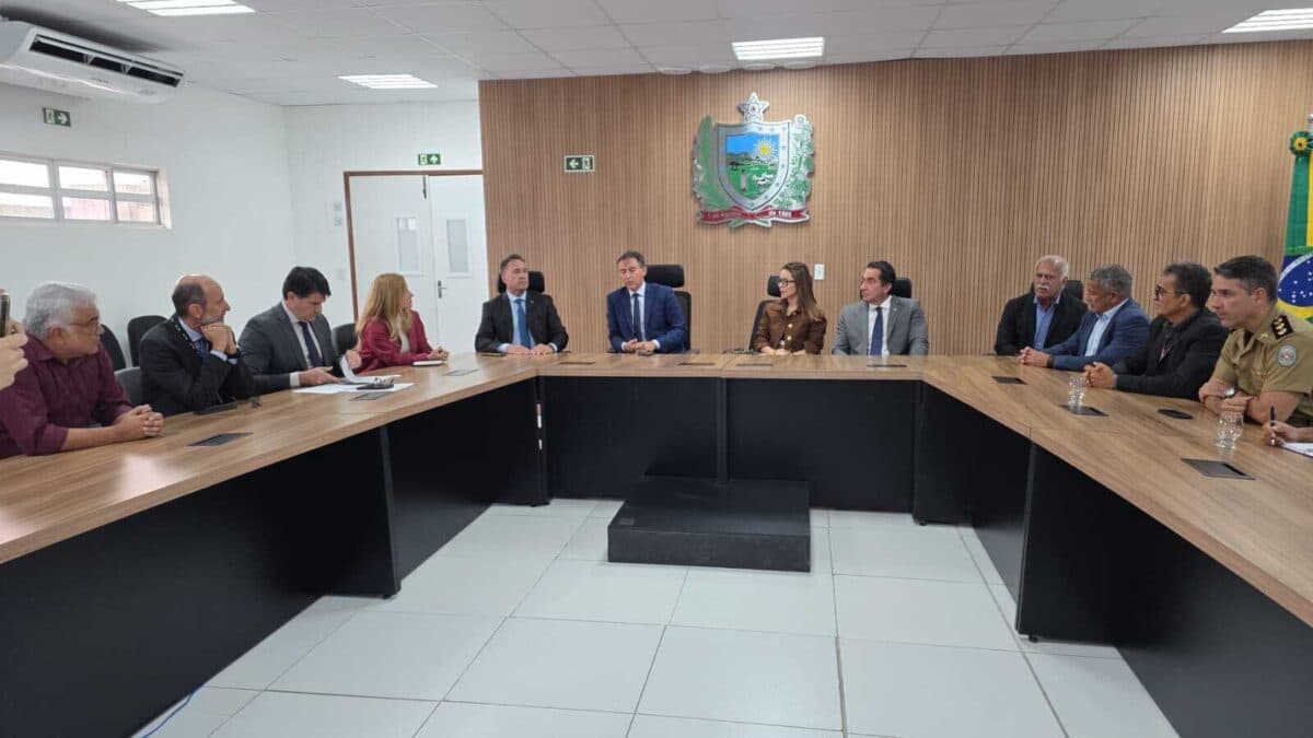 Justiça Eleitoral realiza carga e lacre das urnas para pleito de Cabedelo