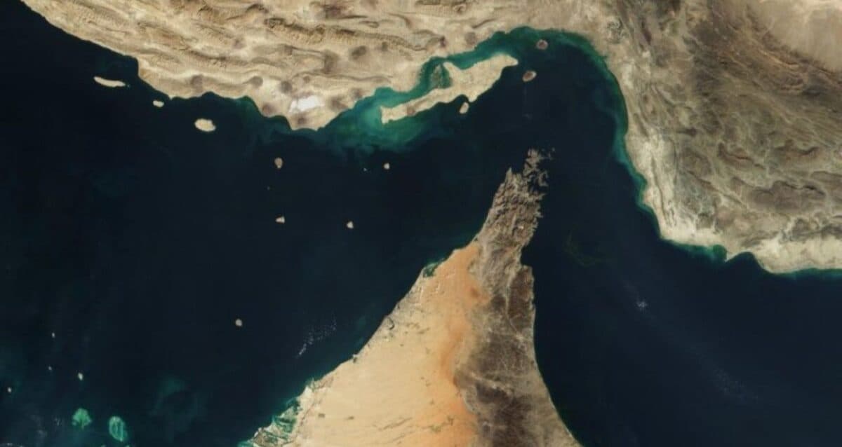 Irã fecha Estreito de Ormuz e ameaça retaliação após ataques no Líbano