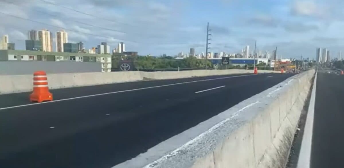 Viaduto da BR-230 no Renascer, em Cabedelo, é liberado para trânsito