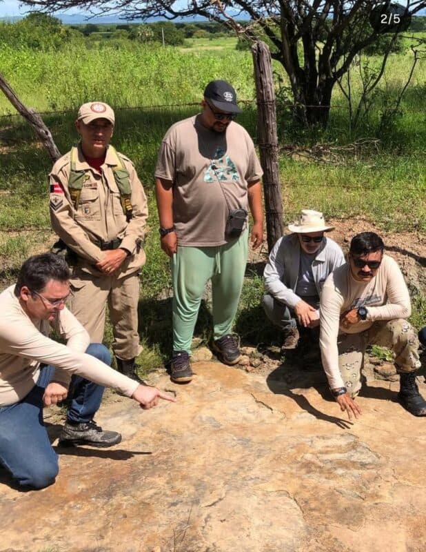 Pesquisadores acham maior pegada de dinossauro do Brasil em Sousa