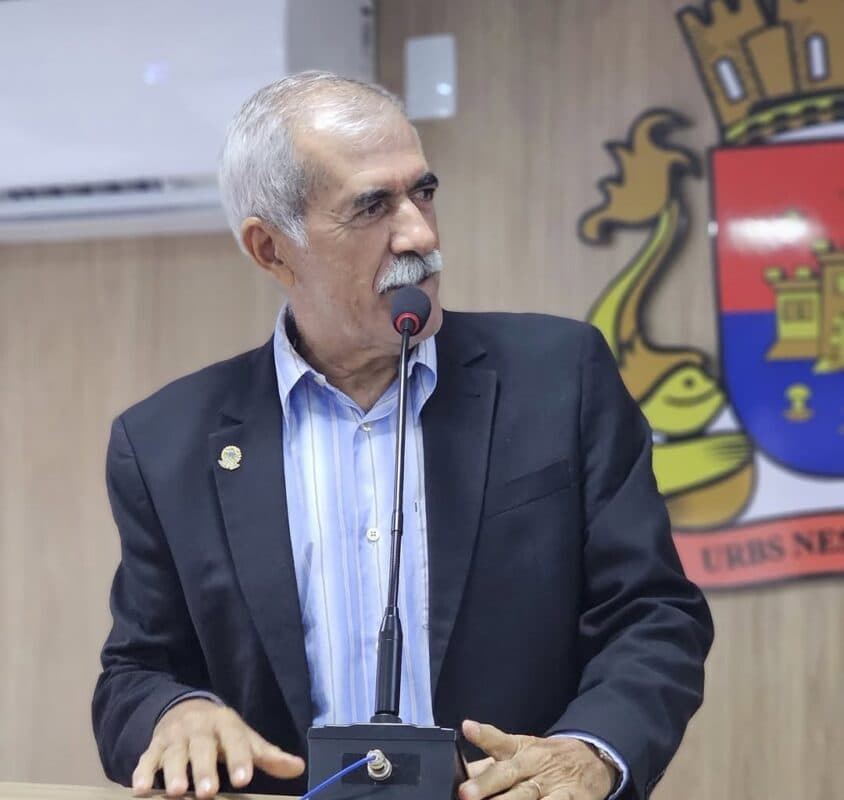 Presidente da Câmara de Cabedelo encaminha documentação ao jurídico para posse como interino