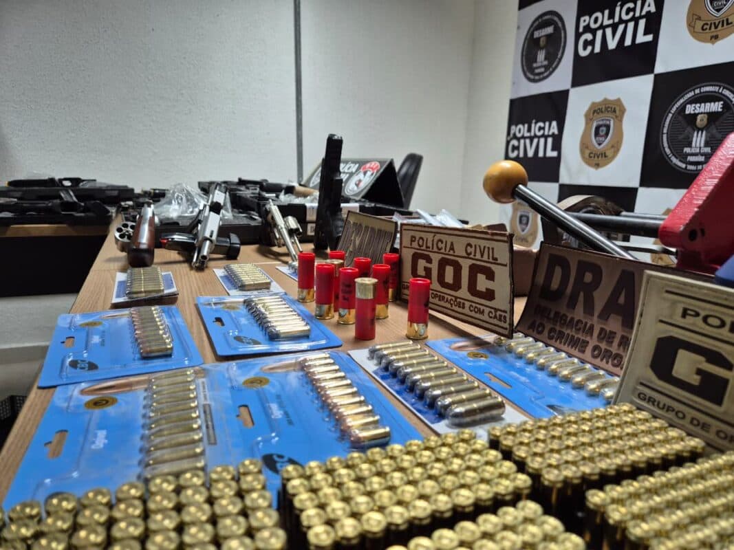 Operação da Polícia Civil e Gaeco desarticula esquema estadual de comercio ilegal de armas