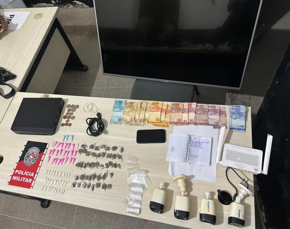 Dois suspeitos são presos e drogas apreendidas em Cajazeiras