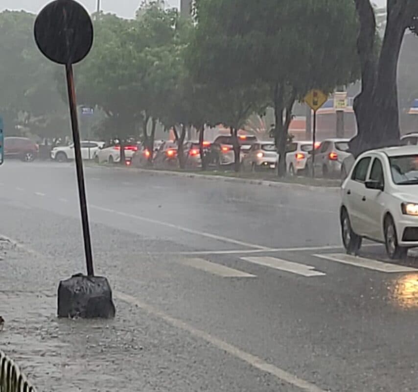 Inmet renova alerta de chuva forte e ventos de até 60 km/h para todo o litoral paraibano hoje