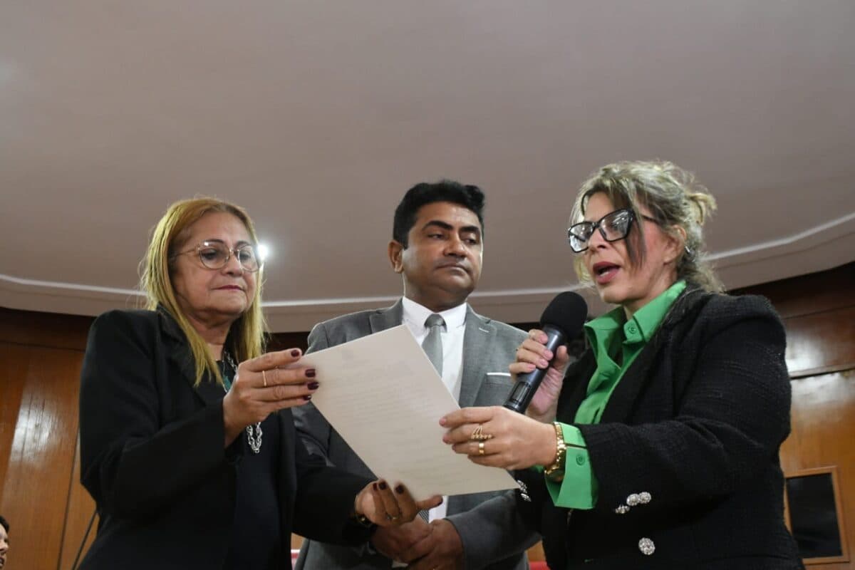 Vereador Mô Lima toma posse na Câmara Municipal de João Pessoa na vaga de Tarcísio Jardim