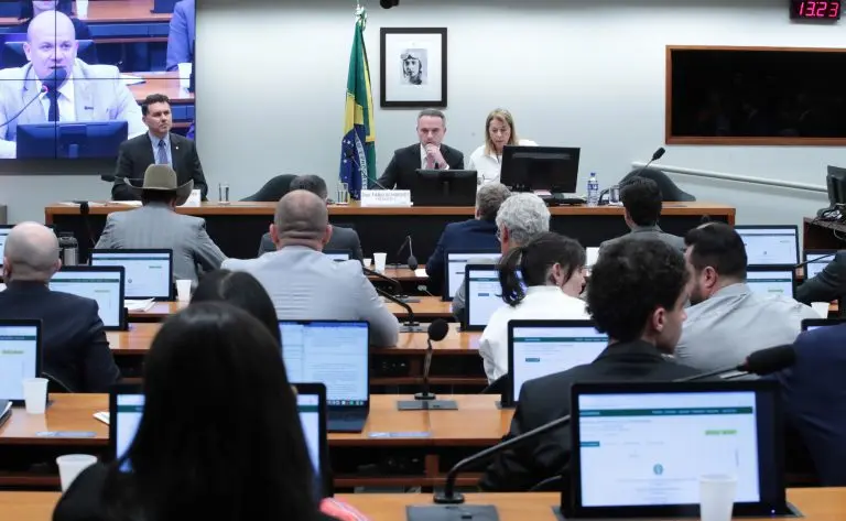 Comissão de Ética da Câmara suspende deputados envolvidos em motim; saiba votos