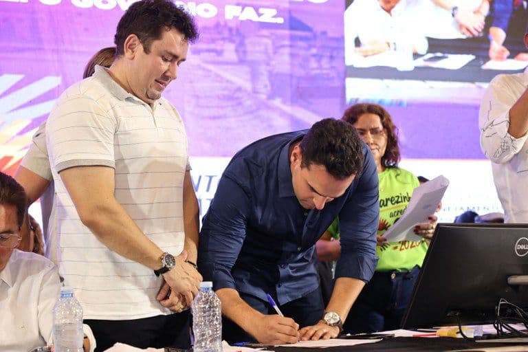Lucas Ribeiro assina ordem de serviço da Vila Olímpica de Sousa e obra deve custar R$ 41,5 milhões