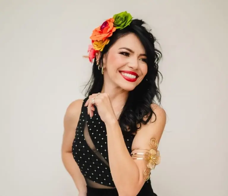 Clima junino toma conta do Sabadinho Bom com a cantora Eloisa Olinto