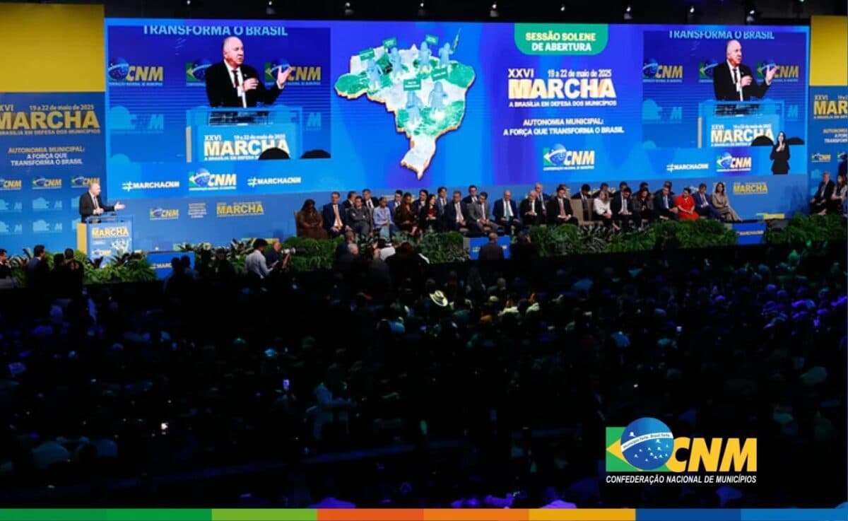 Mais de 160 prefeitos da Paraíba e governador Lucas Ribeiro participam da Marcha dos Prefeitos em Brasília