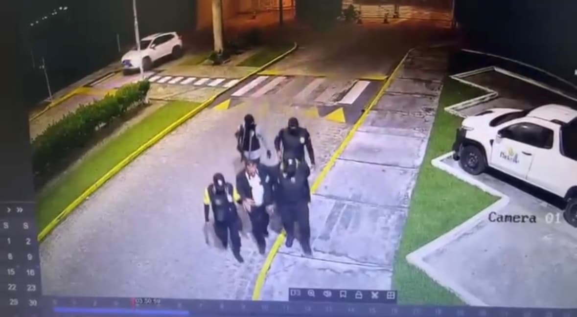 Criminosos se passam por policiais, invadem condomínio e roubam armas de vigilantes, em Campina Grande