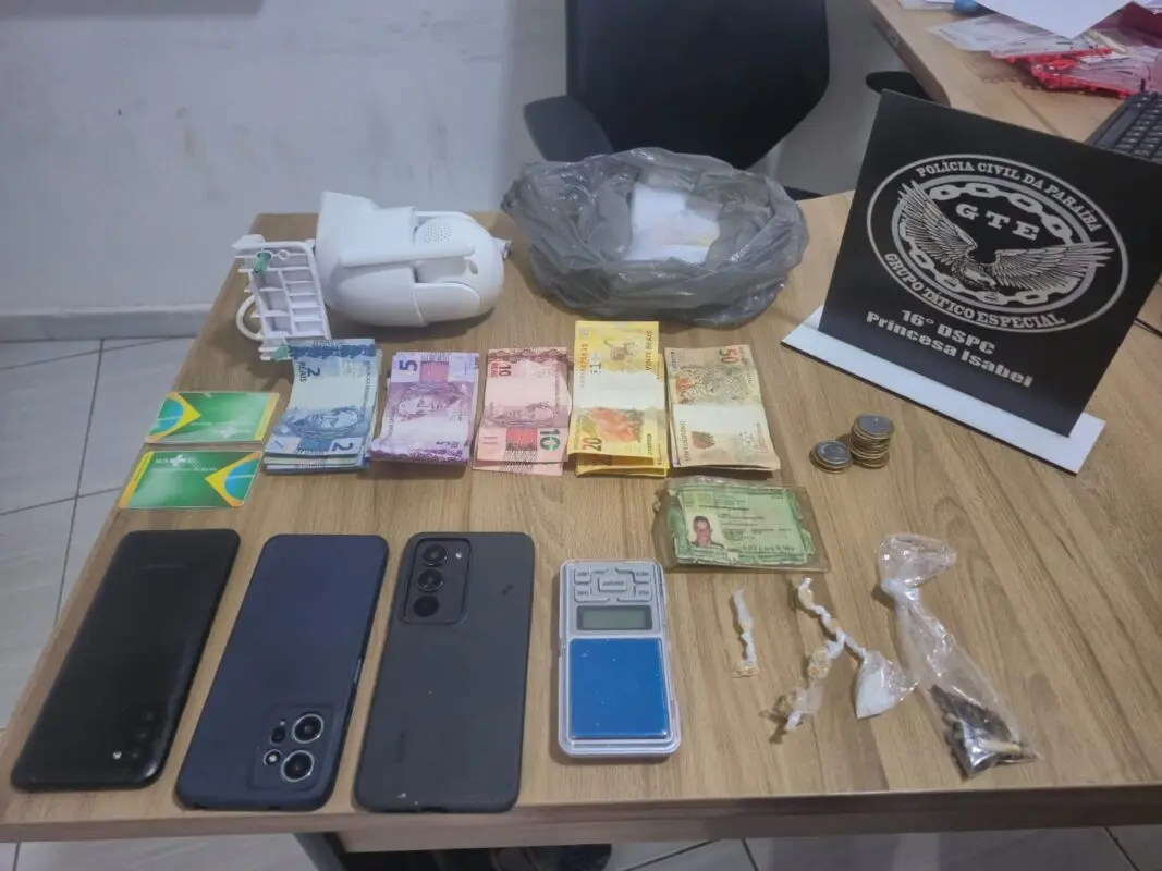 Quatro pessoas são presas em operação contra tráfico de drogas no Sertão