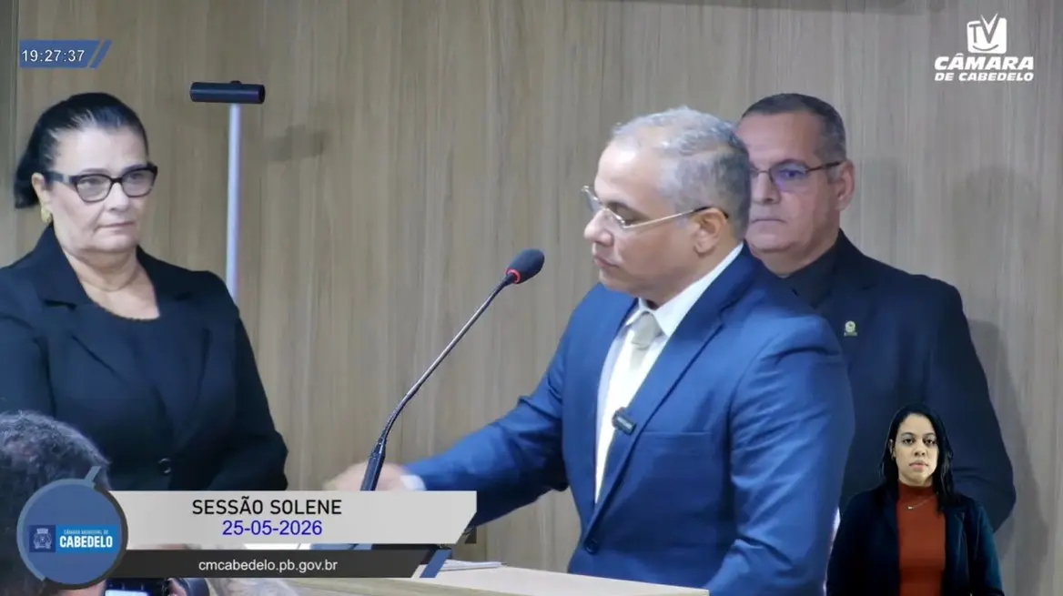 Prefeito e vice eleitos em Cabedelo tomam posse; Evilásio assume como interino