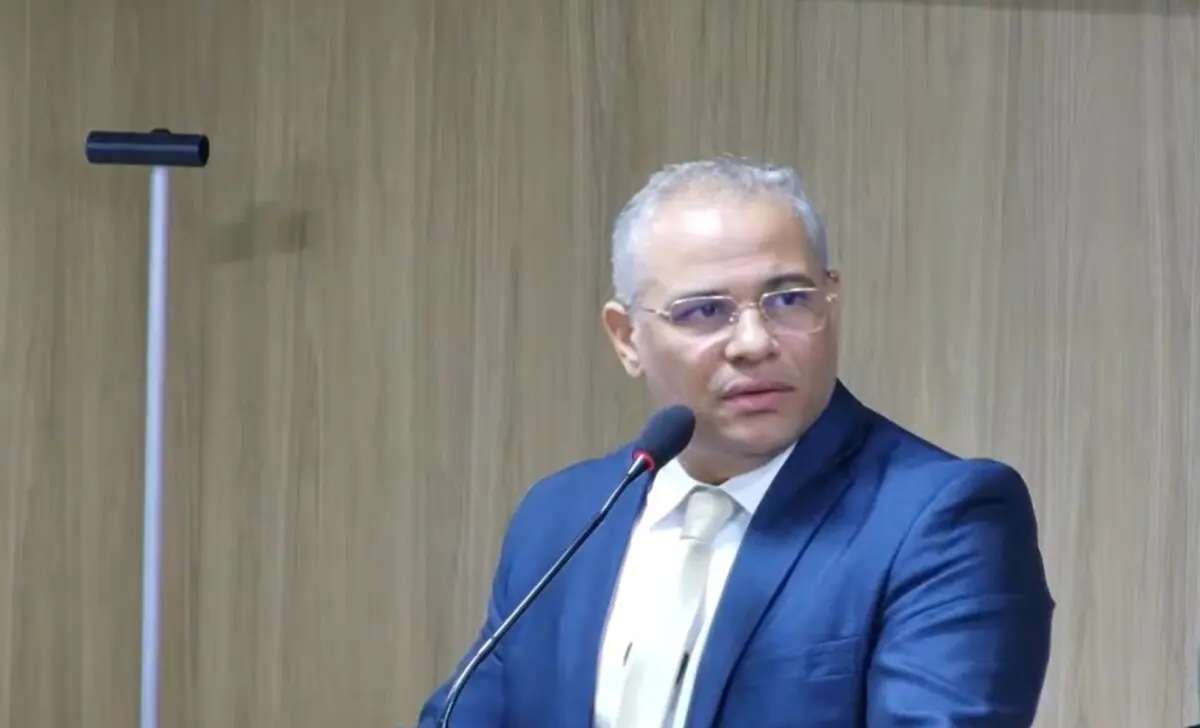 Evilásio Cavalcanti exonera todos os comissionados em Cabedelo e faz as primeiras nomeações