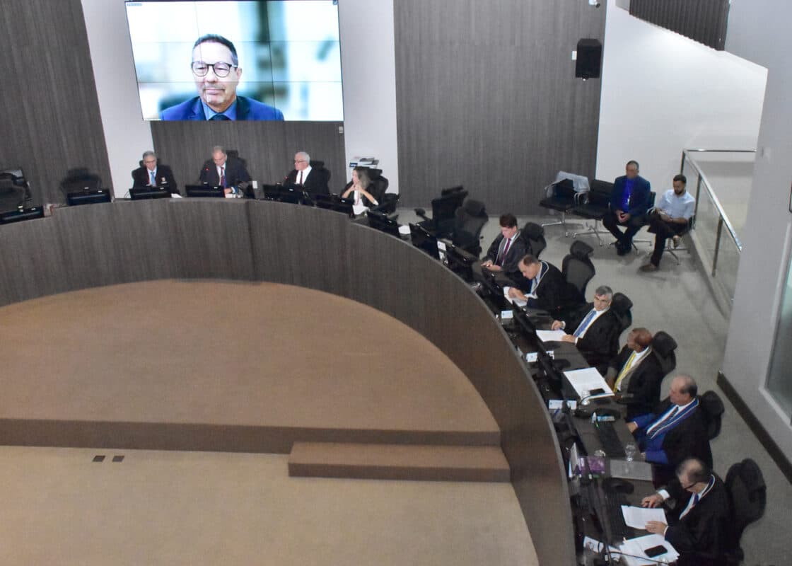 Tribunal condena ex-prefeito de Belém do Brejo do Cruz por pagamentos ilegais a secretários