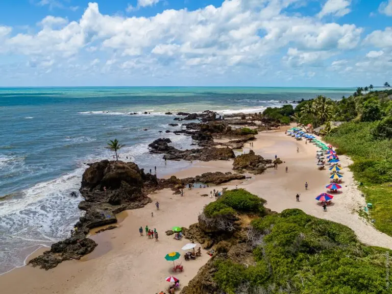 Paraíba cria Código Estadual de Boas Práticas para o Uso das Praias com medidas contra descarte de lixo e poluição sonora