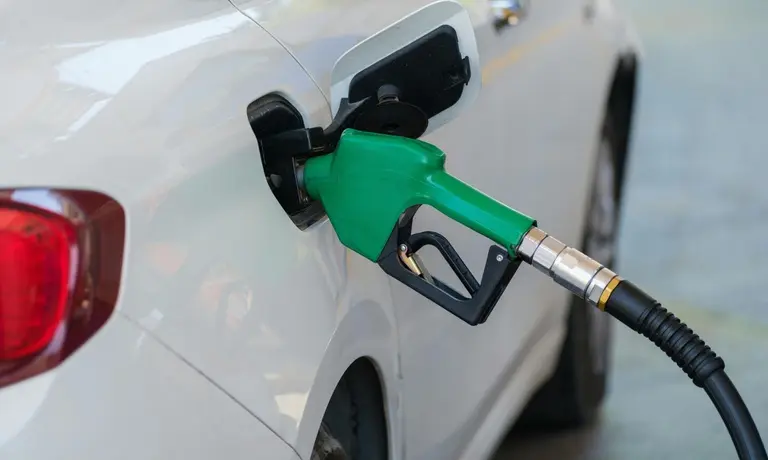 Governo Federal prorroga medidas para conter alta dos combustíveis e mantém subsídios ao diesel e gás de cozinha