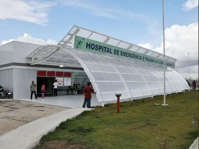 Cinco pessoas ficam feridas após carro atingir cavalos soltos no Cariri da Paraíba