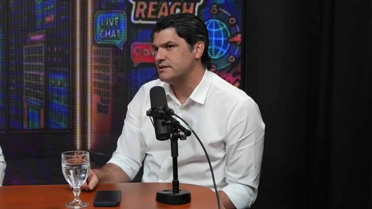 Leo Bezerra diz que problema de coleta foi sanado, explica sobre descarte irregular e como solicitar remoção do material