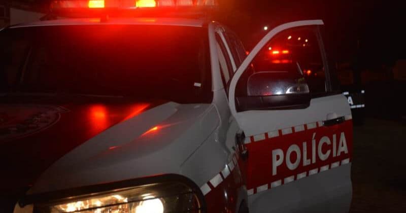 Mulher é morta a tiros dentro de casa na frente dos filhos e do irmão em Itabaiana