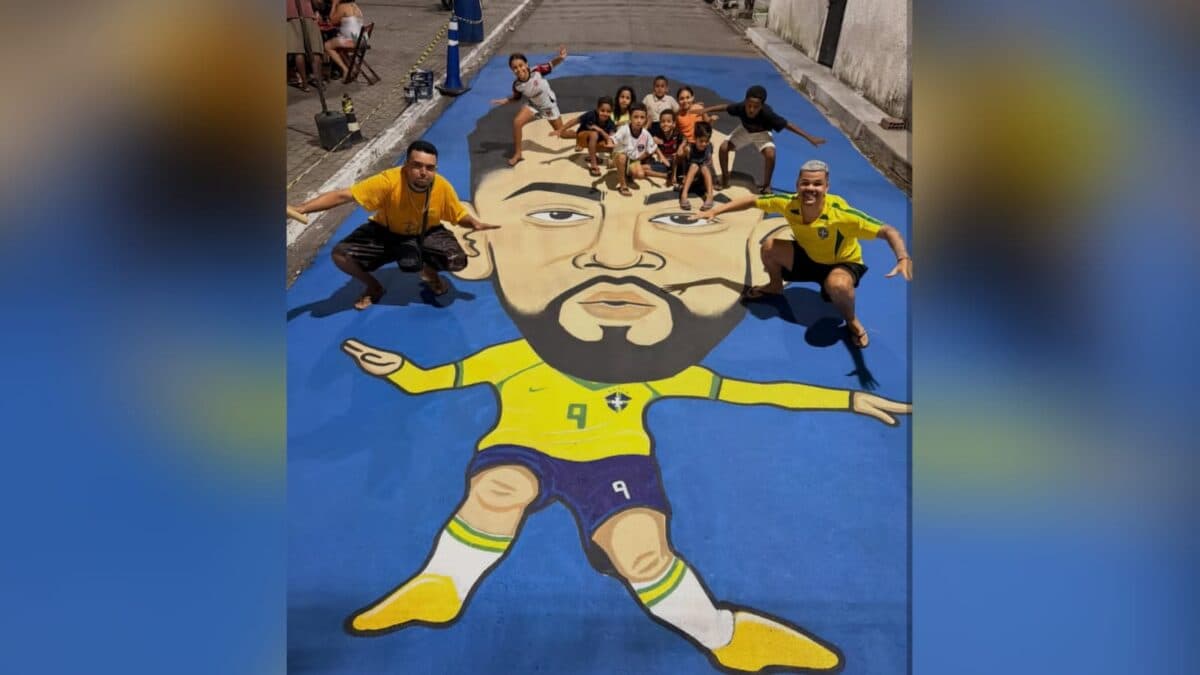 Paraibano Matheus Cunha brilha na Copa e ganha pintura gigante em asfalto em João Pessoa