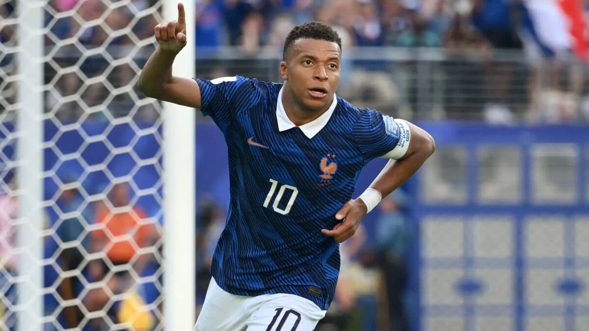 Paraguai e França disputam vaga nas quartas de final da Copa neste sábado; veja onde assistir