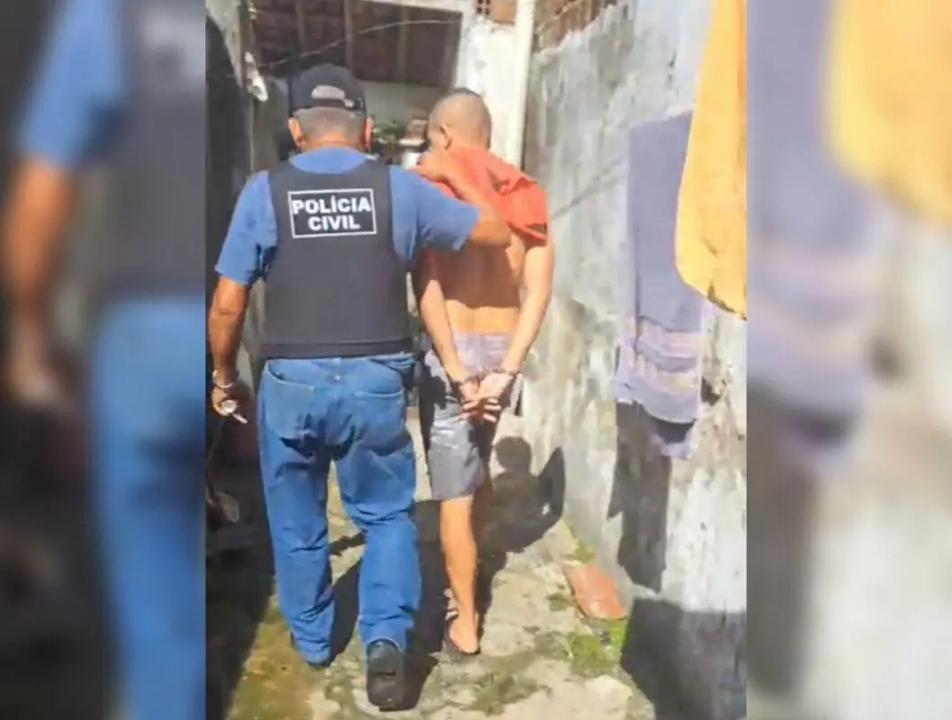 Homem é preso após ameaçar a própria mãe com spray de pimenta em Bayeux