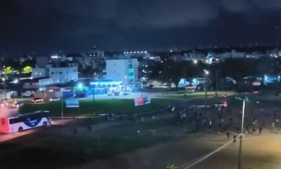 Briga de torcidas gera violência e vandalismo no entorno do Almeidão