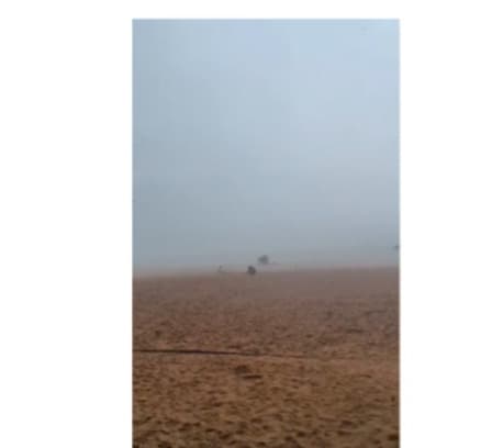 Ventania arrasta mesas, cadeiras e assusta banhistas em praias de João Pessoa