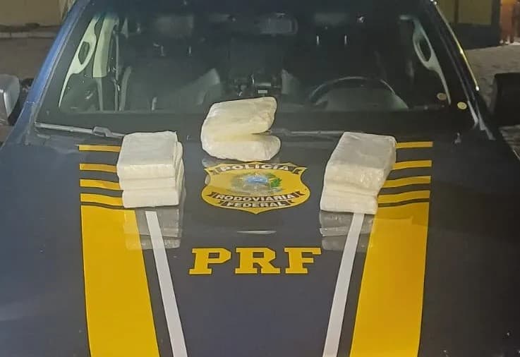 PRF apreende 8 kg de cocaína com passageira de ônibus em Cajazeiras; droga é avaliada em R$ 500 mil