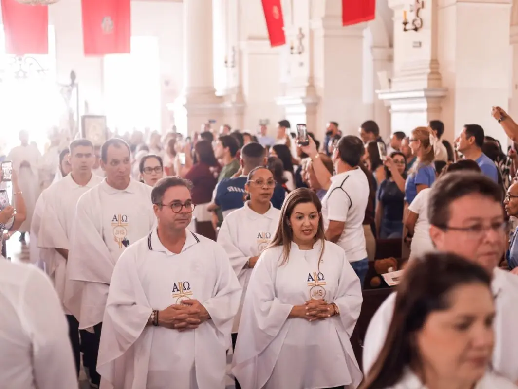 Leo Bezerra reforça valorização da fé e da cultura em missa que celebrou a abertura da Festa das Neves