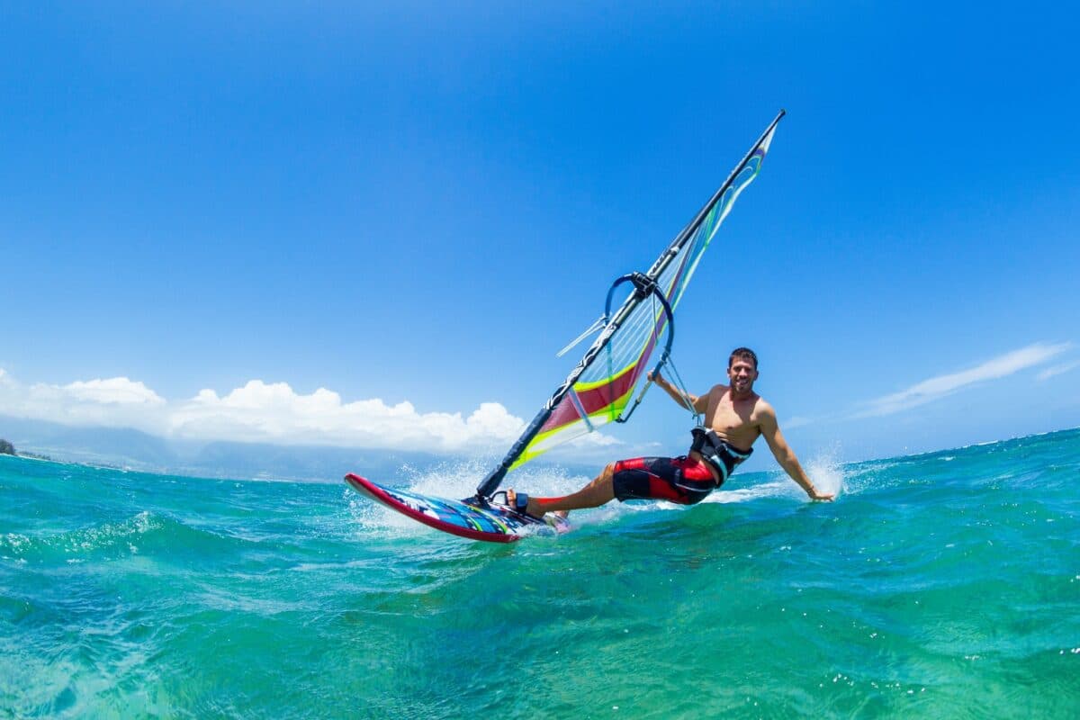 Circuito ENGEMAX V2 reúne Windsurf, Kitesurf e Wingfoil neste fim de semana na Praia de Manaíra