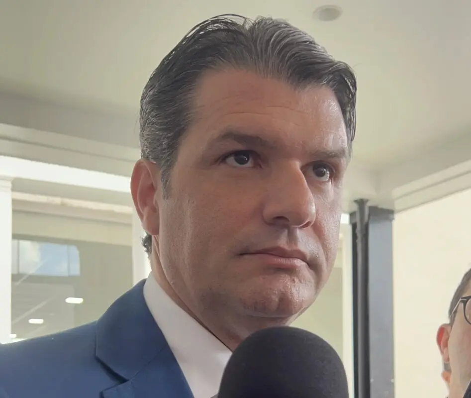 Leo Bezerra conversa com André Gadelha e Nabor e aguarda diálogo com João Azevêdo antes de definir 2º voto ao Senado
