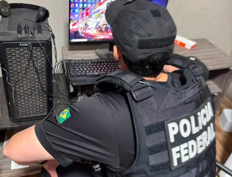 PF cumpre mandado contra investigado por armazenar imagens de abuso sexual infantojuvenil em Sousa