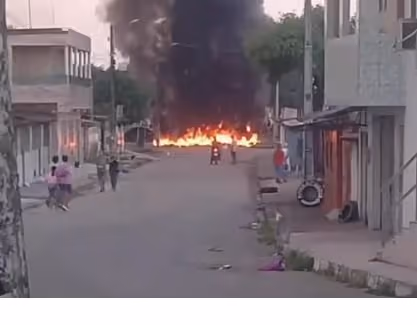 Moradores de comunidade em Rio Tinto fazem protesto após tiroteio que resultou em uma morte