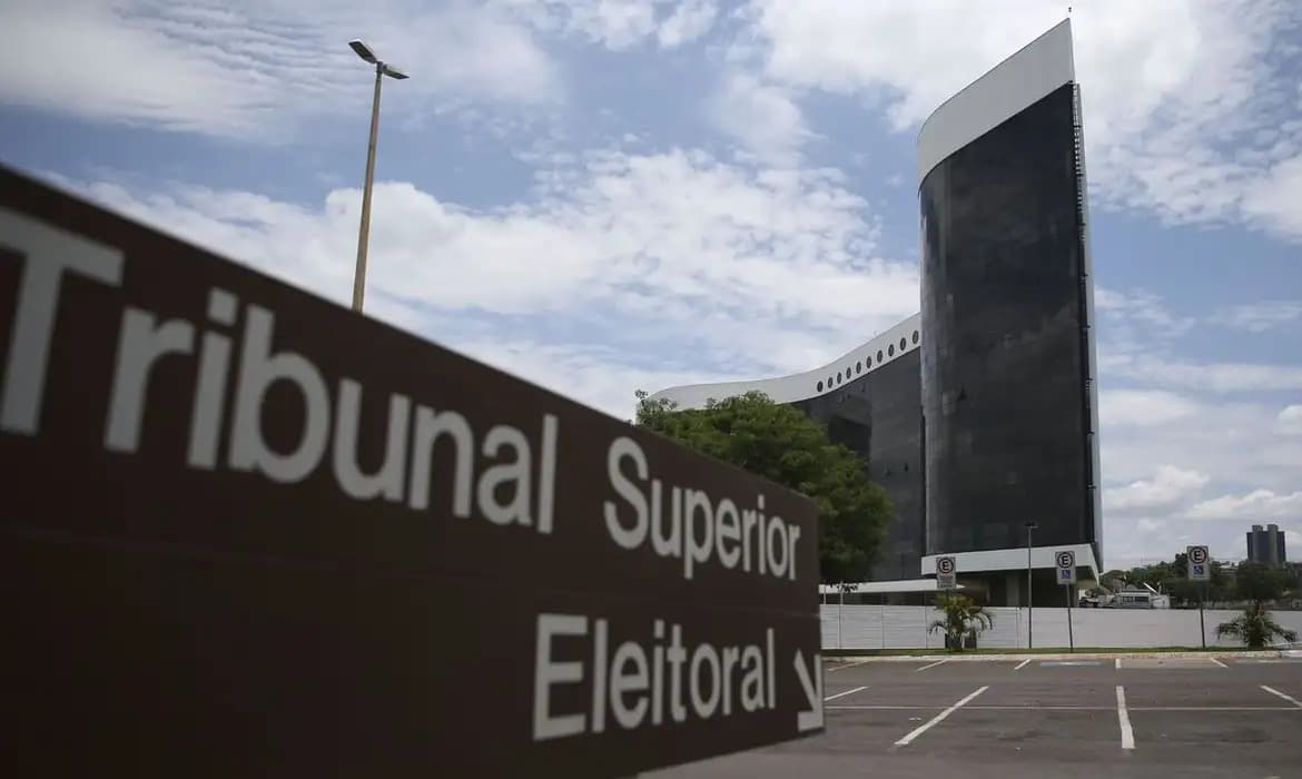 TSE manda retirar vídeo de Flávio Bolsonaro que associa Lula ao PCC e ao Comando Vermelho