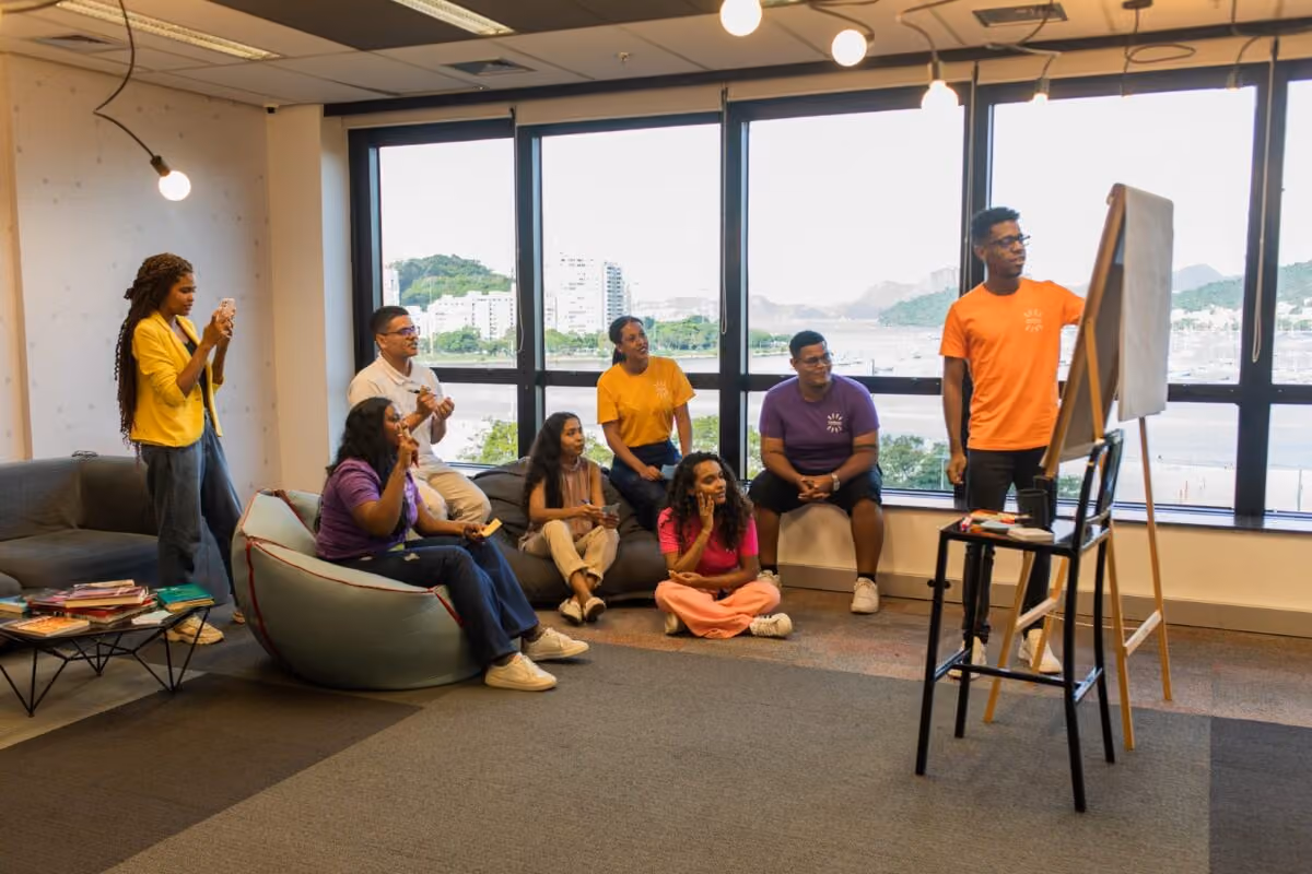 Instituto Coca-Cola Brasil e Solar Coca-Cola abrem 500 vagas de curso de inglês online e capacitação profissional na Paraíba
