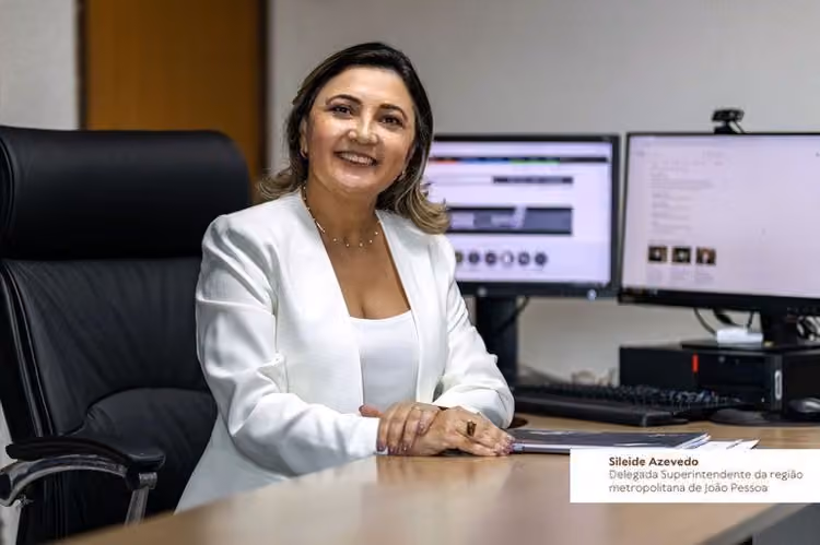 TCE realiza palestra com delegada sobre prevenção e enfrentamento à violência contra a mulher na Paraíba