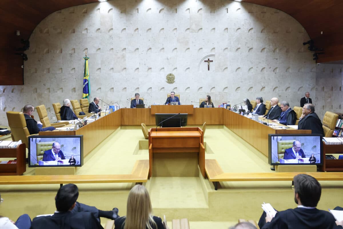 Ex-ministros do STF assinam carta a Edson Fachin e cobram apuração rigorosa sobre crise na Corte