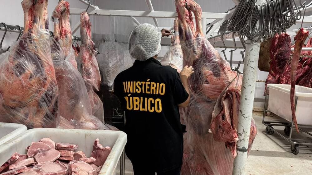 MP-Procon autua dois supermercados com produtos vencidos e sem validade no rótulo em Sapé e Mari