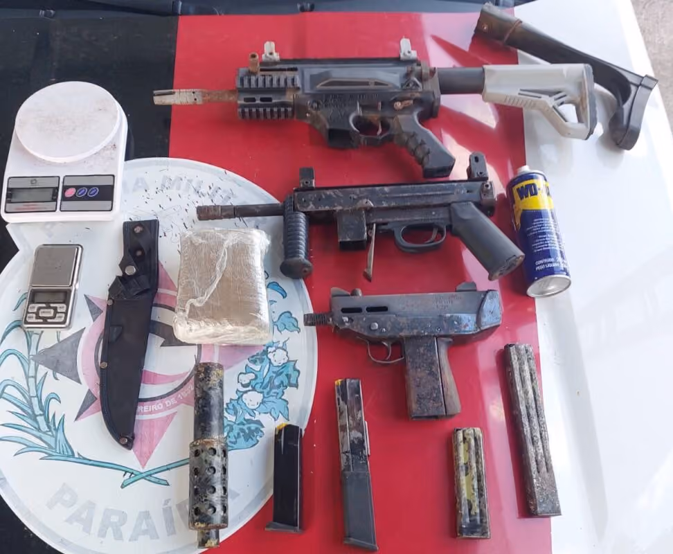 Polícia apreende armas, droga e balanças de precisão no bairro do Cristo, em João Pessoa