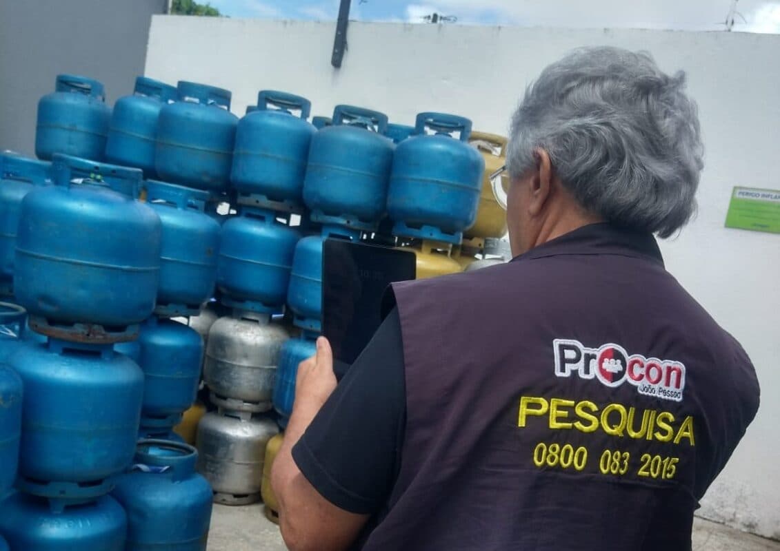 Gás de cozinha varia de R$ 105 a R$ 130 em João Pessoa após reajuste; veja onde está mais barato
