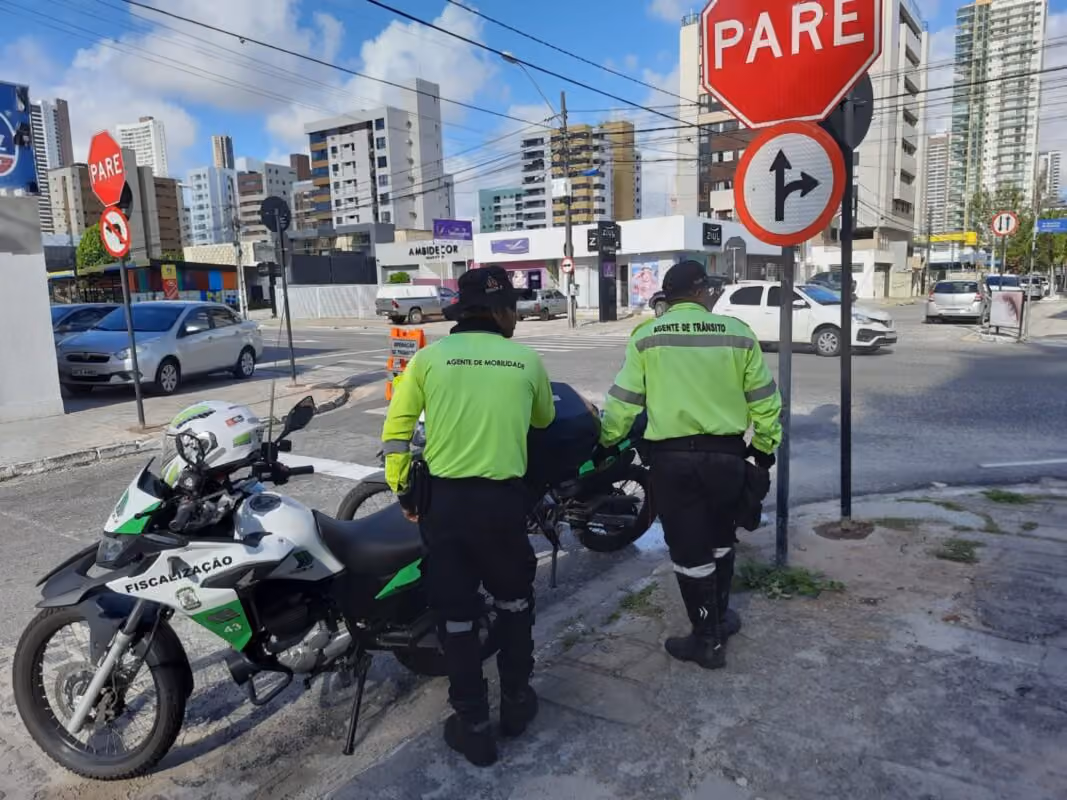 Eleições provocam bloqueios e alteração no trânsito próximo a grande seções eleitorais em João Pessoa