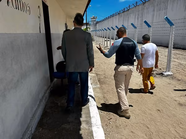 MP aciona Justiça para suspender entrada de novos detentos no Sílvio Porto e pede R$ 1 milhão em danos morais por irregularidades