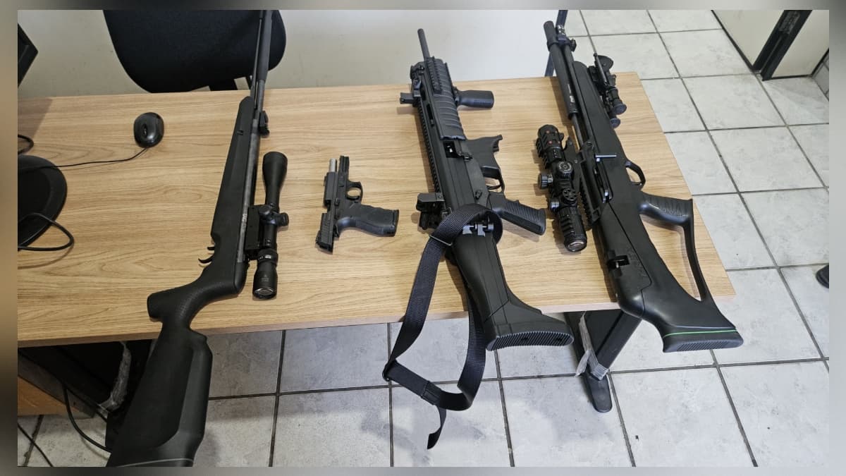 Polícia prende dois líderes de facção criminosa e apreende arsenal de armas no Brejo da Paraíba